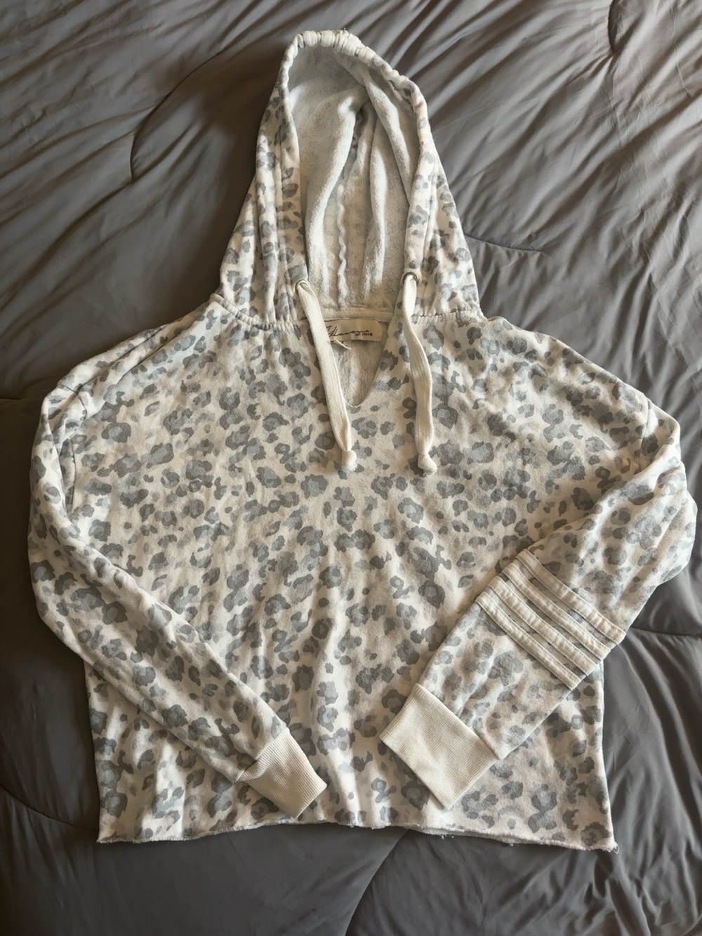 Vintage Havana Gray Leopard Print Hooded Pullover Sweatshirt Size Small